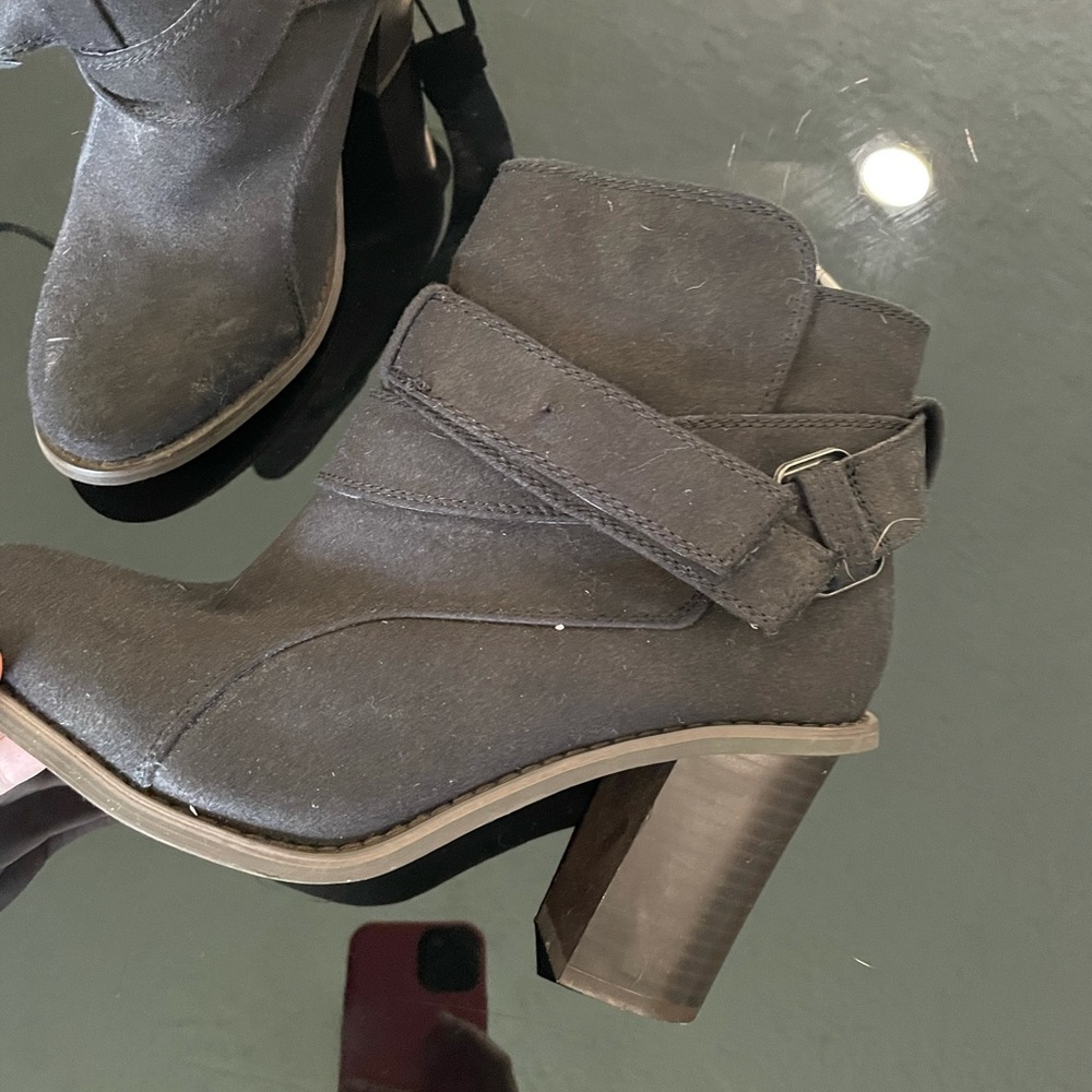 Thick heel strap boots